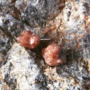 Hematoid Quartz Studs
